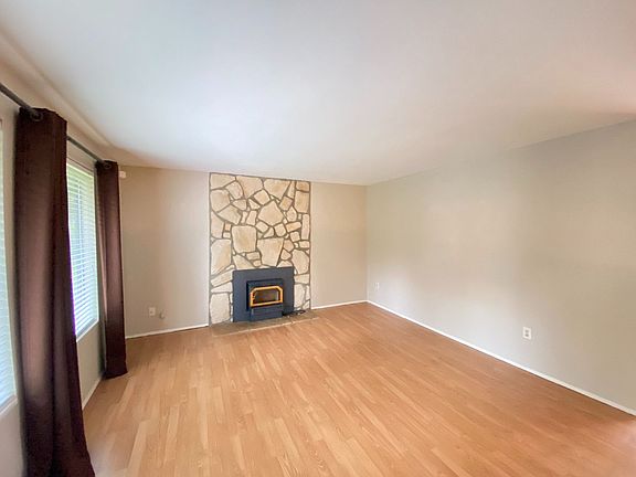 4th image of 26312 Timberlane Dr SE