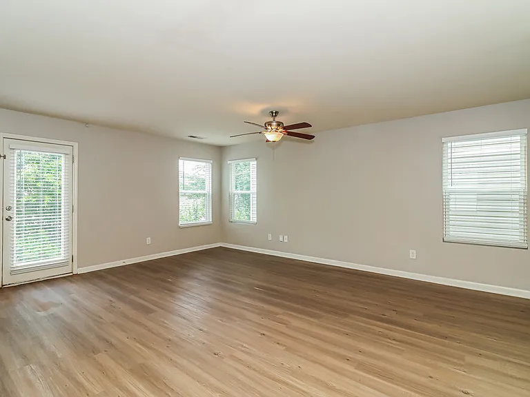 16 Everett Cir — Photo 5