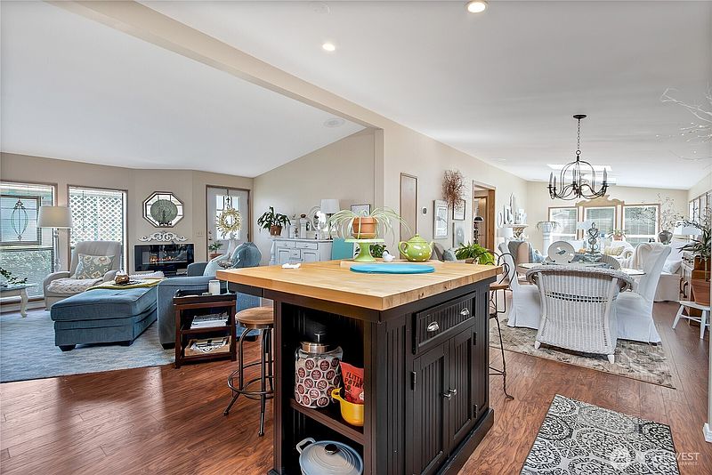 4th image of 836 Harman Way S #76