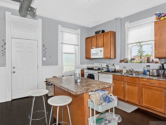 4th image of 624-628 S Racine Ave #626-4