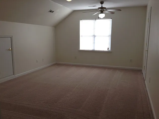 4235 Lindsey Ln — Photo 9