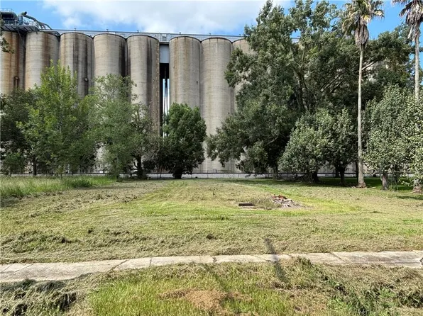 Gordon St, Destrehan, LA 70047