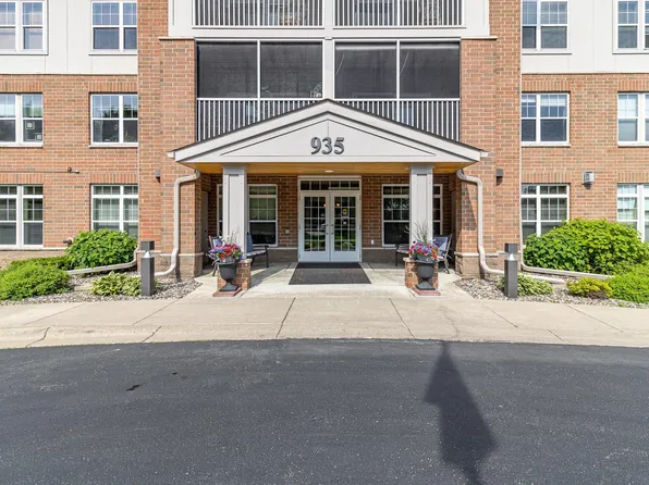 935 Ferndale St N Suite 210, Maplewood, MN 55119