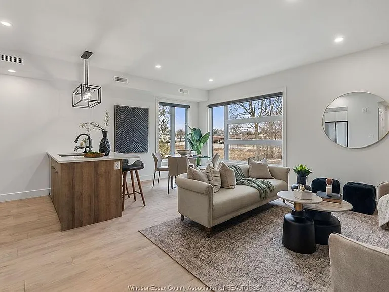 3871 Howard Ave #101 — Photo 2
