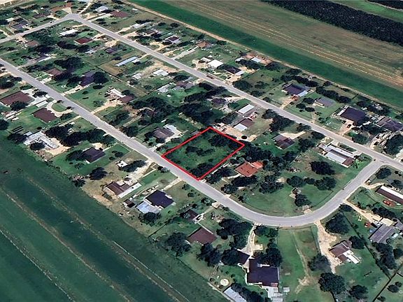 3rd image of 715 Navarro Ln