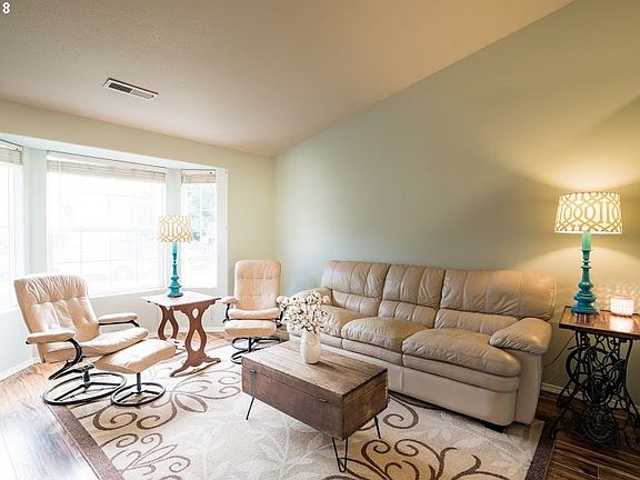 2nd image of 4729 NE 18th Ct