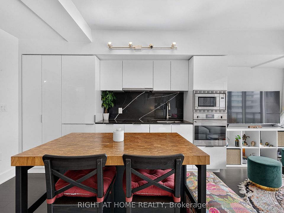 1st image of 955 Bay St #1809