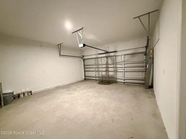 917 Castleford Ave NE — Photo 23