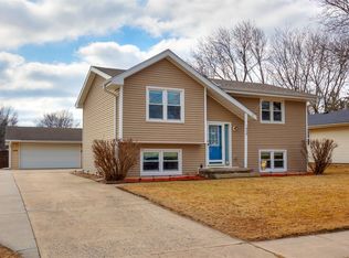 620 NE 6th St, Grimes, IA 50111