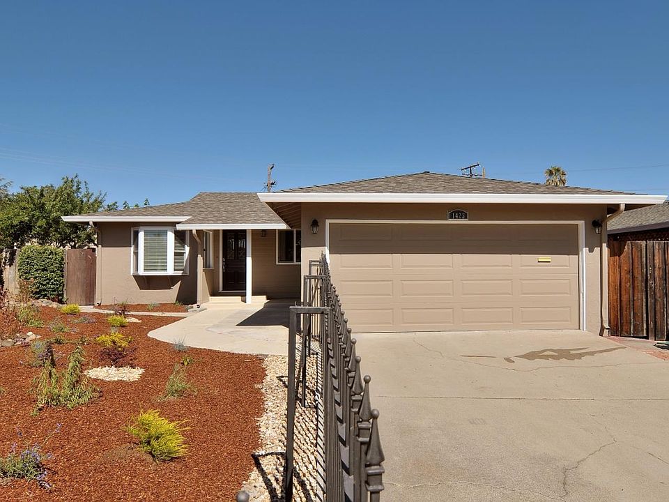 1st image of 1423 Bouret Dr