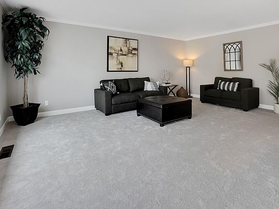 4th image of 4351 Faraday Dr