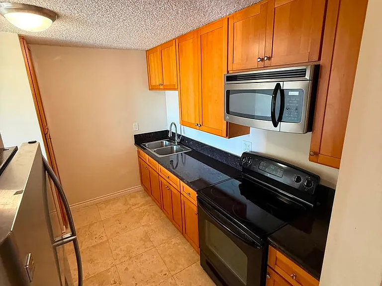 3050 Rue Dorleans #458 — Photo 2