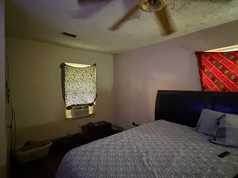 3605 Rebecca St — Photo 5