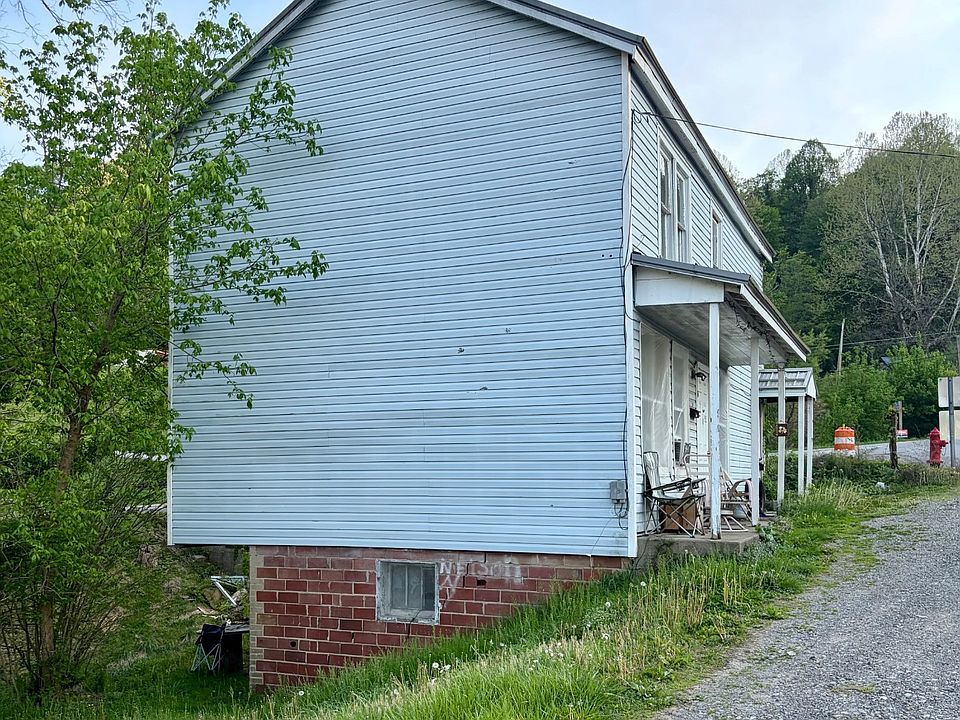 2nd image of 4/6 Whiting Ave