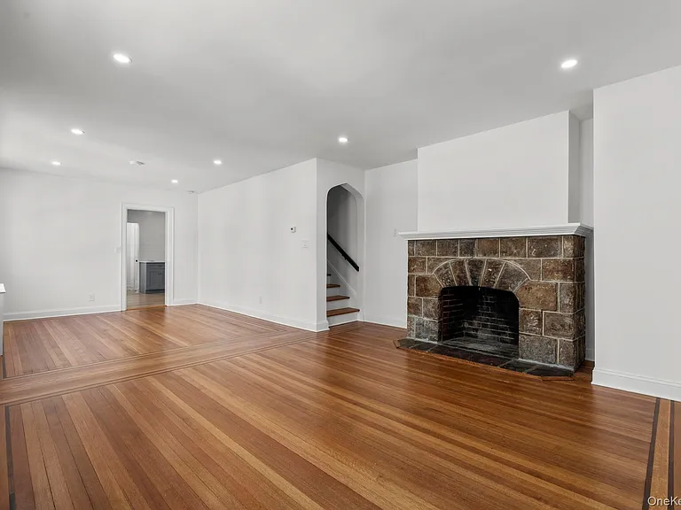 51-53 Park Ave #51 — Photo 4