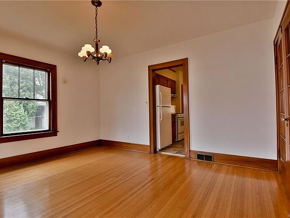 5th image of 203 Highgate Ave
