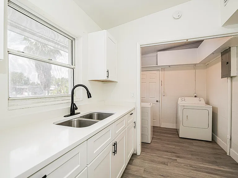 734 5th Pl SW — Photo 7
