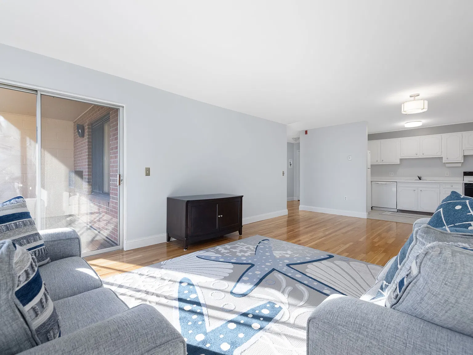 2 bed, 1003 sqft, $2,800 — Photo 4