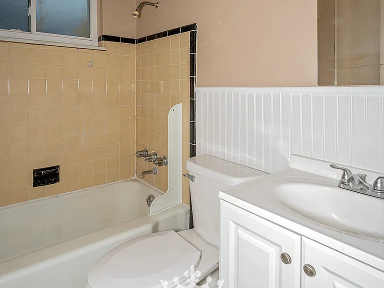 1612 Berdan Ave #2 — Photo 6