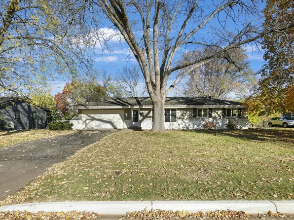 3412 W 132nd St, Burnsville, MN 55337