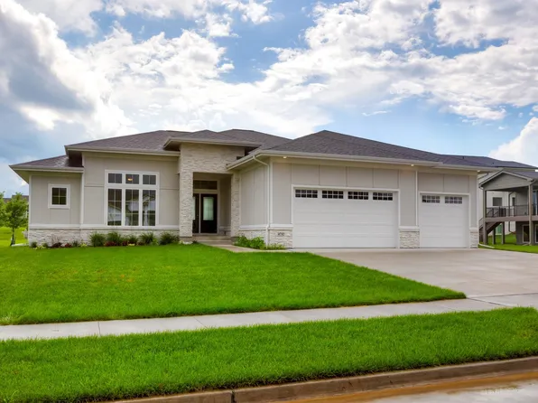4732 162nd St, Urbandale, IA 50323