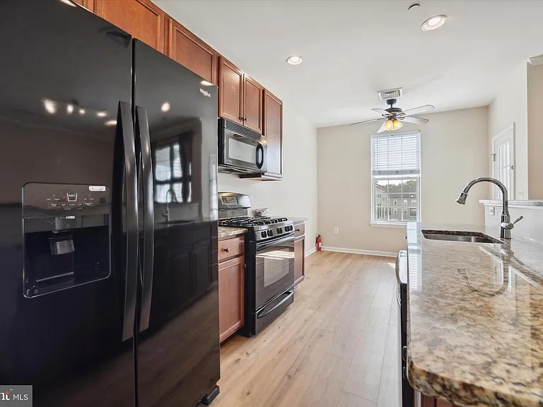 3146 W Master St — Photo 12