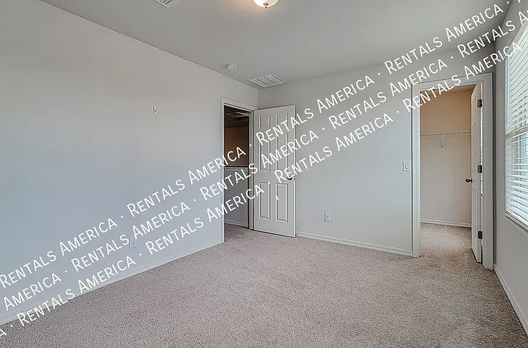 229 E Watson Pl — Photo 22
