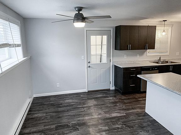 4th image of 214 Larch Ave