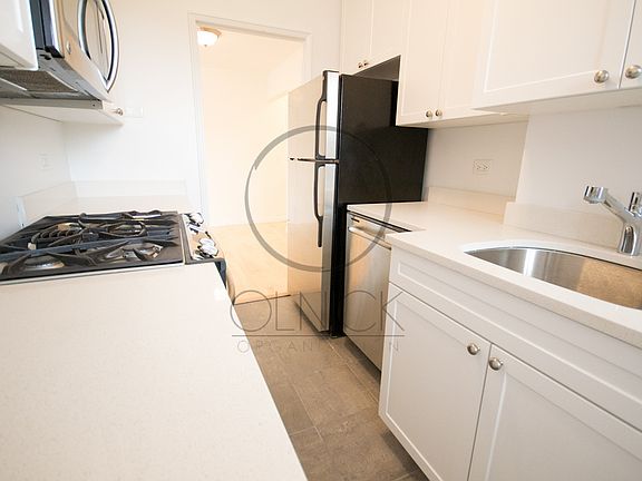 3rd image of 470 Lenox Ave APT 12C