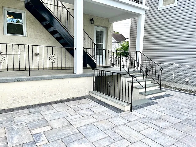 Elm St — Photo 12