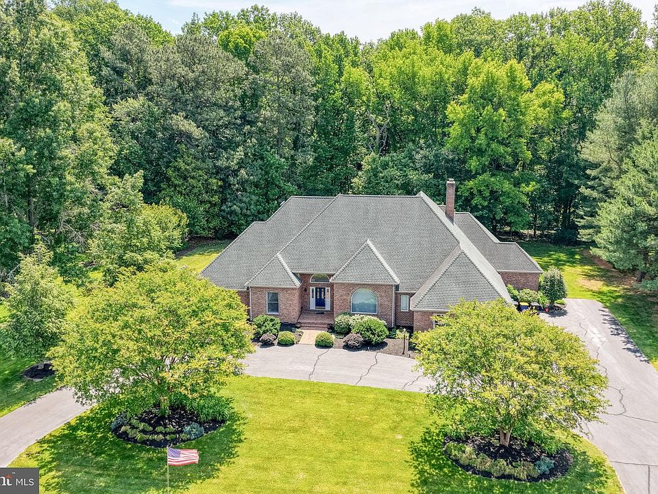 1st image of 805 Quail Run