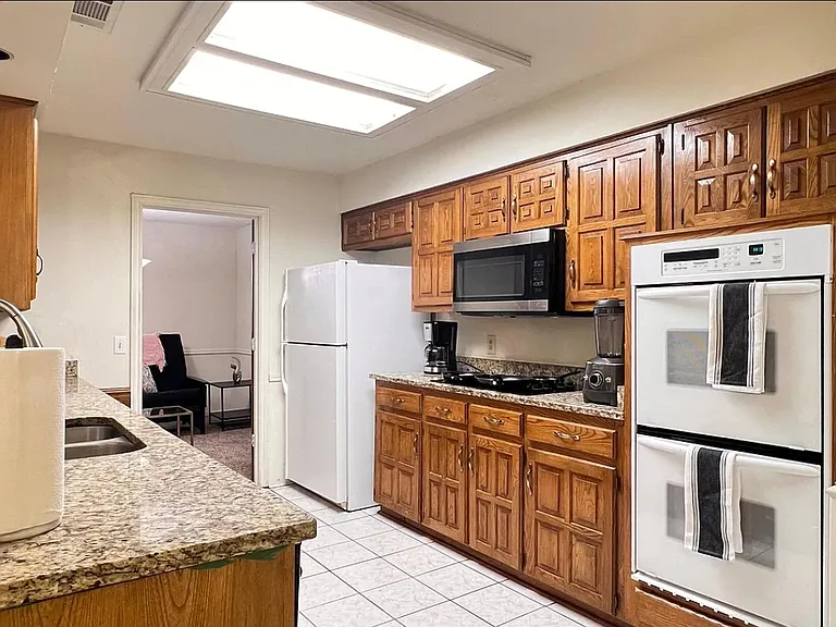 1605 Idyllwild Ct — Photo 10