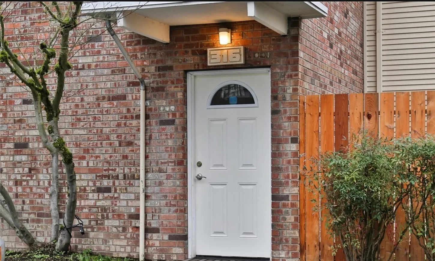 3 bed, 1038 sqft, $2,900 — Photo 2