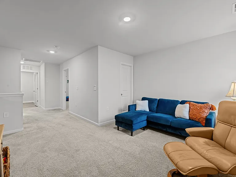 301 Ginger Dr — Photo 30
