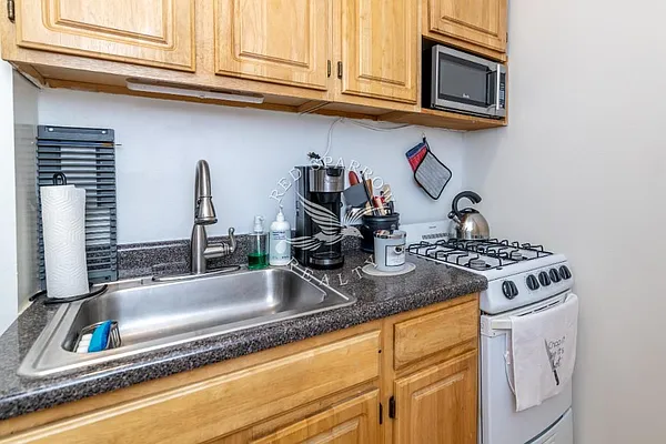 Rented by Red Sparrow Realty Group | media 9