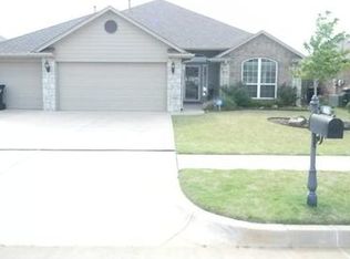 905 Julies Trl, Moore, OK 73160