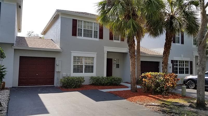 2nd image of 6005 Harbor Isle Way