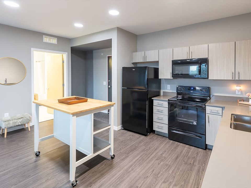 1st image of 1405 SE 1st St #326