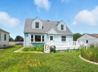 113 Middle Rd, Muscatine, IA 52761