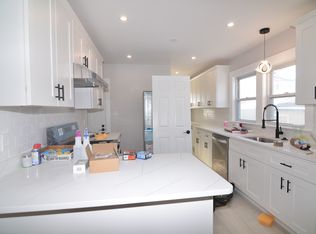 5 Hovey St, Quincy, MA 02171