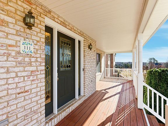 3rd image of 111 London Downs Dr
