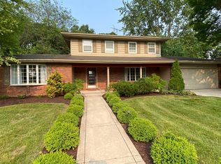 624 Yorktown Ave, Crown Pt, IN 46307
