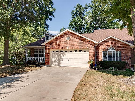 2nd image of 1018 Lexington Estates Dr