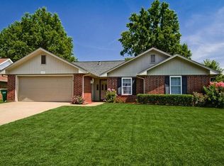 1207 N Cardinal Dr, Rogers, AR 72756