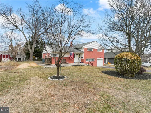 439 Burns Dr, Springfield, PA 19064