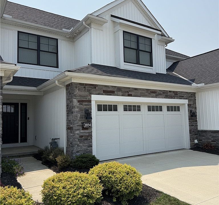 1st image of 2854 Riviera Dr