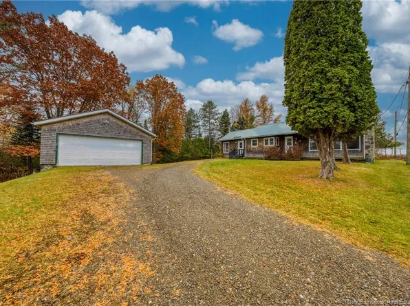 87 Fraser St, Plaster Rock, NB E7G 1R9