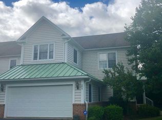 204 Thackeray Close, Moosic, PA 18507