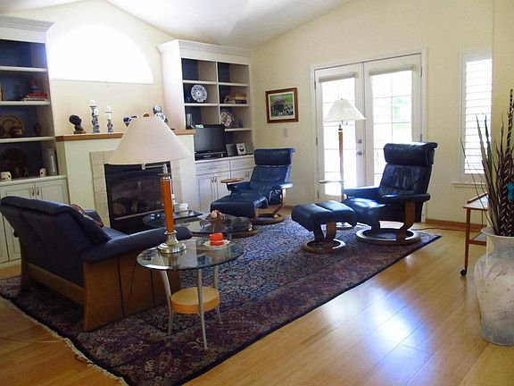 5th image of 225 Mount Hermon St #182