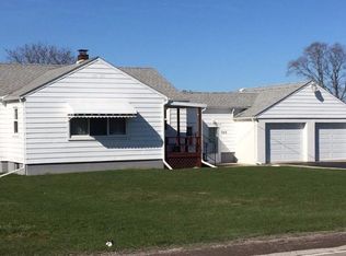 968 W Hampton Rd, Essexville, MI